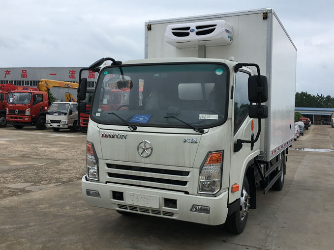 大運(yùn)排半 3.75米冷藏車