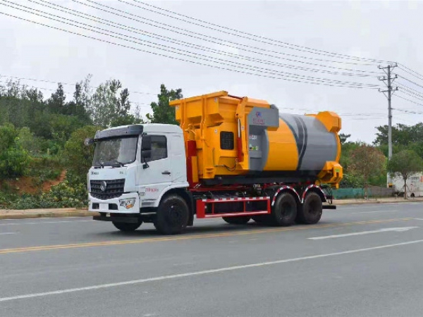 東風專底D3L國六后雙橋車廂可卸（鉤臂）式垃圾車