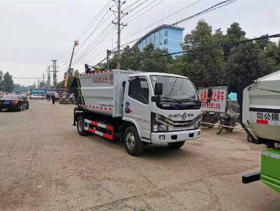 東風(fēng)小多利卡國(guó)六藍(lán)牌無泄漏后裝壓縮垃圾車